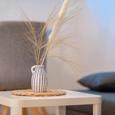 Stay Awesome - Schonfeld Apartment, Netflix Und Kostenloses Parken Kassel Kültér fotó